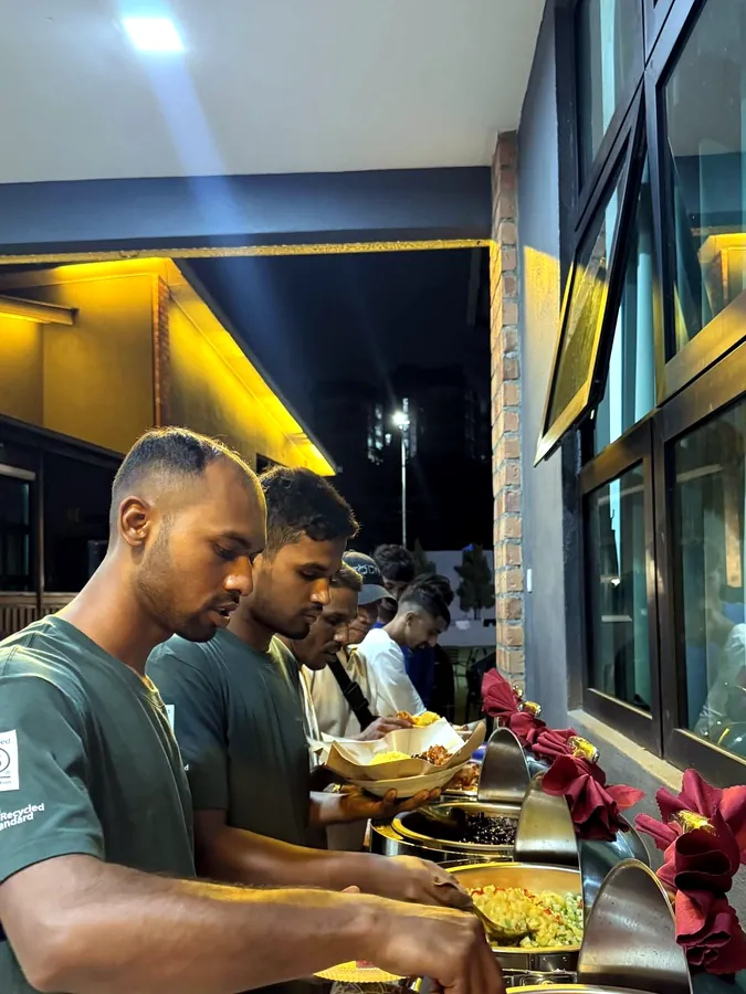 Khidmat bufet majlis malam